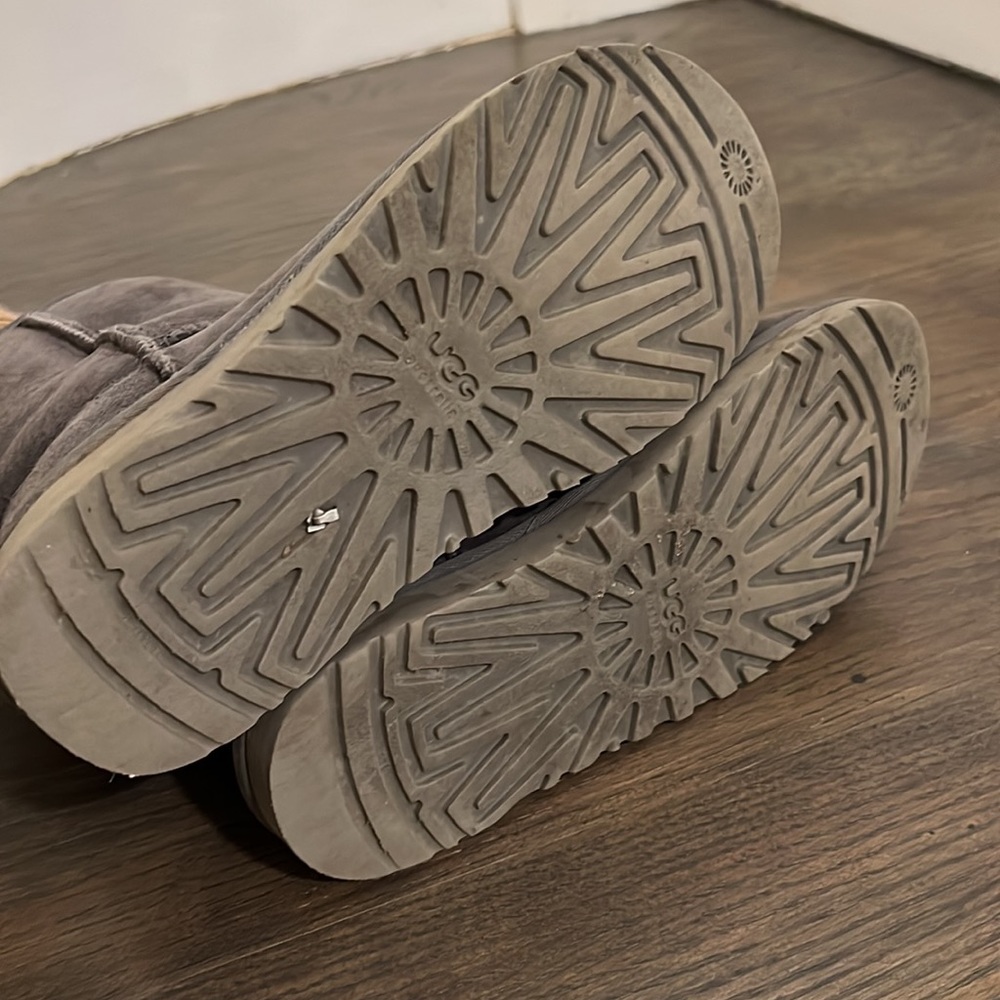 UGG - Picture 5 of 5